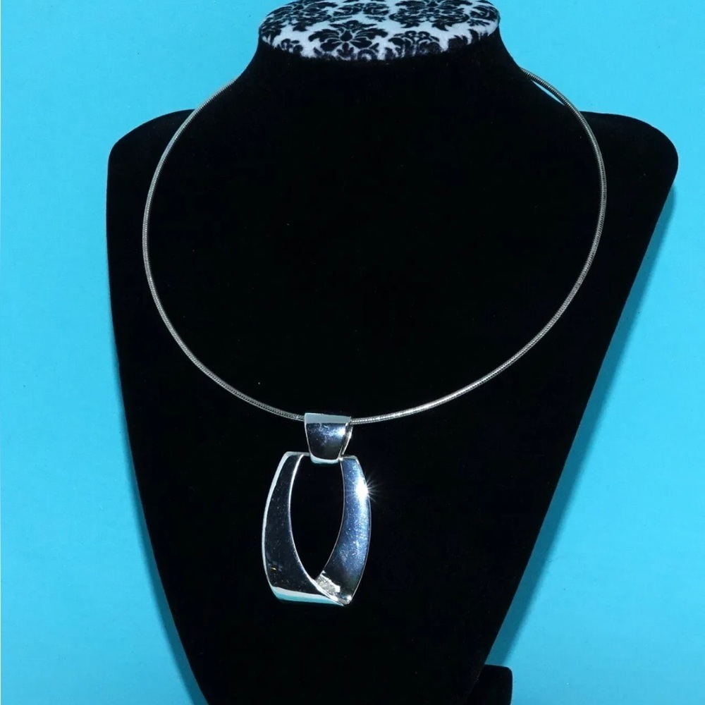 Silver Liz Claiborne Liz & Co Coil Collar Necklace with Pendant 15" jewelry - Picture 13 of 13